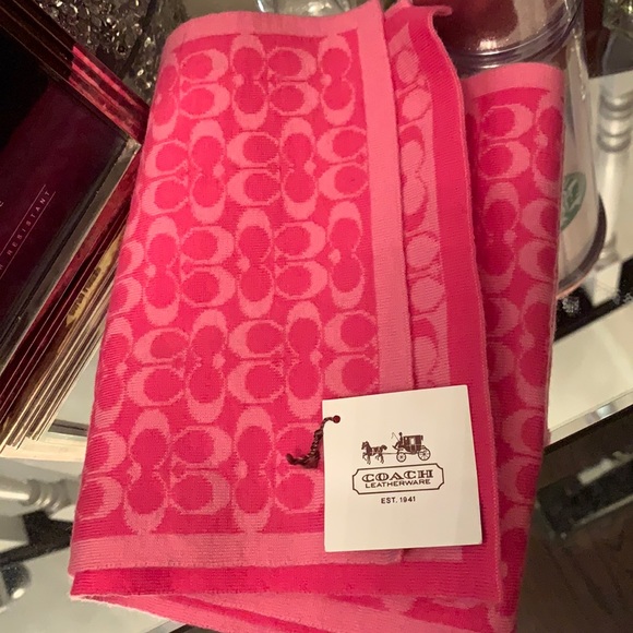 COACH SIGNATURE LOGO SCARF - Picture 1 of 3